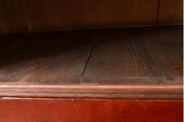 和製アンティーク　希少・美品!赤みがかった色味が上質な雰囲気を醸し出す7尺水屋箪笥(重ね箪笥、収納棚、戸棚)(R-048475)