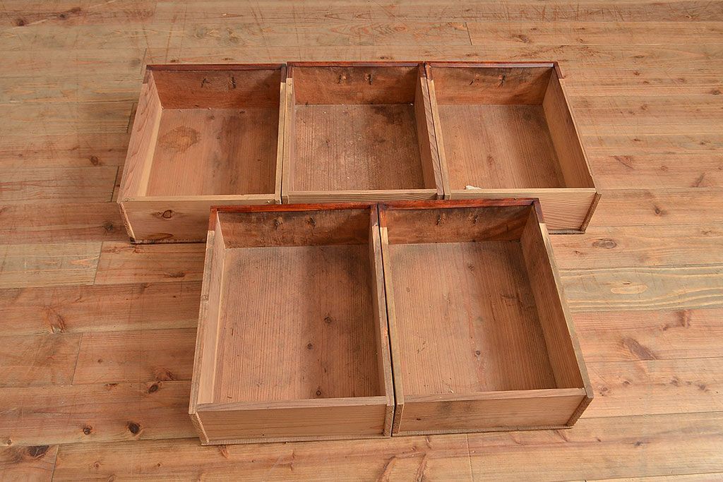 和製アンティーク　希少・美品!赤みがかった色味が上質な雰囲気を醸し出す7尺水屋箪笥(重ね箪笥、収納棚、戸棚)(R-048475)