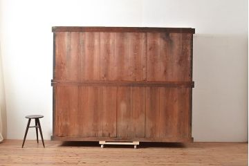 和製アンティーク　希少・美品!赤みがかった色味が上質な雰囲気を醸し出す7尺水屋箪笥(重ね箪笥、収納棚、戸棚)(R-048475)