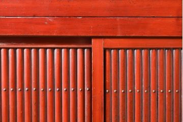 和製アンティーク　希少・美品!赤みがかった色味が上質な雰囲気を醸し出す7尺水屋箪笥(重ね箪笥、収納棚、戸棚)(R-048475)