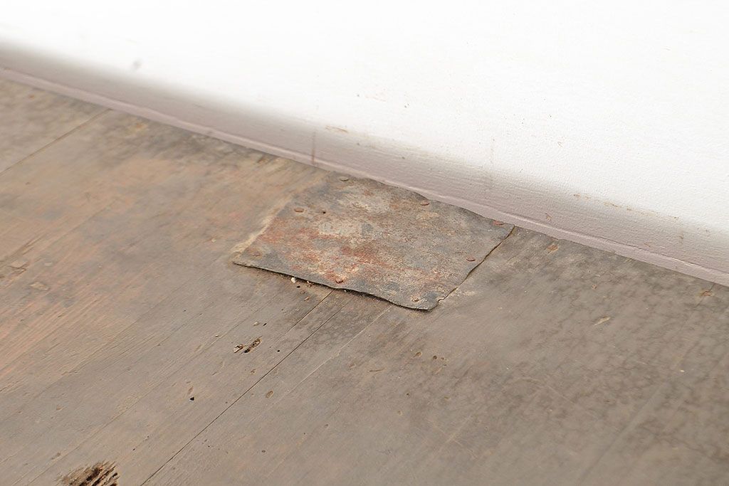 和製アンティーク　希少・美品!赤みがかった色味が上質な雰囲気を醸し出す水屋箪笥サイドボード(7尺水屋箪笥、収納棚、戸棚、サイドキャビネット)(R-048476)