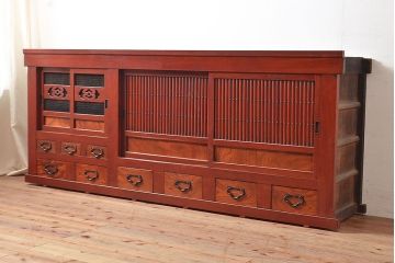 和製アンティーク　希少・美品!赤みがかった色味が上質な雰囲気を醸し出す水屋箪笥サイドボード(7尺水屋箪笥、収納棚、戸棚、サイドキャビネット)(R-048476)