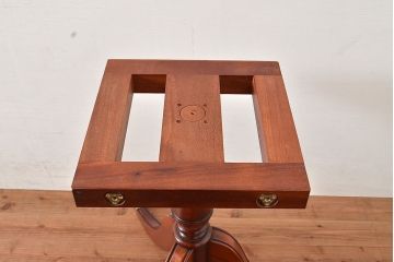 中古　大塚家具　エレガントな空間演出に活躍するマホガニー材製のダイニングテーブル(食卓、4人掛け、6人掛け、作業台)(定価約58万円)(R-048478)