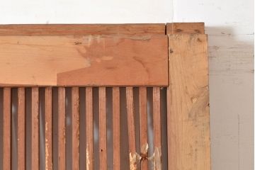 アンティーク建具　品よく並んだ縦桟が和の趣きを高める蔵戸(引き戸、玄関戸)(R-048479)