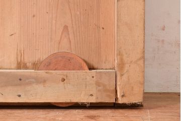 アンティーク建具　品よく並んだ縦桟が和の趣きを高める蔵戸(引き戸、玄関戸)(R-048479)