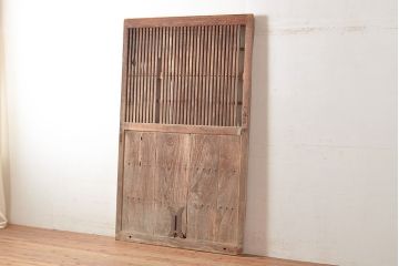 アンティーク建具　枠ヒノキ材・腰板ケヤキ材　経年によって増した味わいが魅力の蔵戸(引き戸、玄関戸)(R-048480)