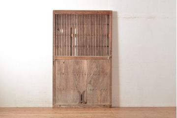 アンティーク建具　枠ヒノキ材・腰板ケヤキ材　経年によって増した味わいが魅力の蔵戸(引き戸、玄関戸)(R-048480)