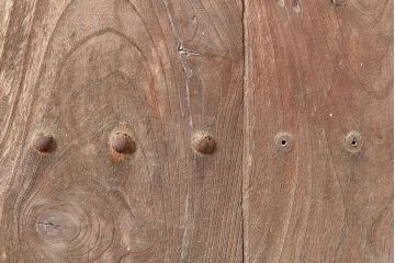 アンティーク建具　枠ヒノキ材・腰板ケヤキ材　経年によって増した味わいが魅力の蔵戸(引き戸、玄関戸)(R-048480)