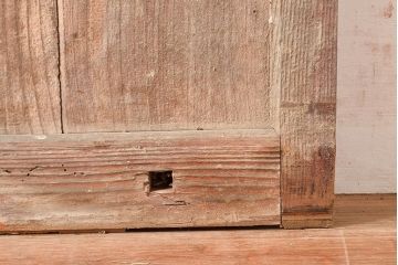 アンティーク建具　枠ヒノキ材・腰板ケヤキ材　経年によって増した味わいが魅力の蔵戸(引き戸、玄関戸)(R-048480)