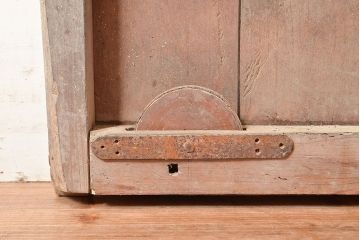 アンティーク建具　枠ヒノキ材・腰板ケヤキ材　経年によって増した味わいが魅力の蔵戸(引き戸、玄関戸)(R-048480)