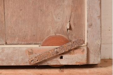 アンティーク建具　枠ヒノキ材・腰板ケヤキ材　経年によって増した味わいが魅力の蔵戸(引き戸、玄関戸)(R-048480)