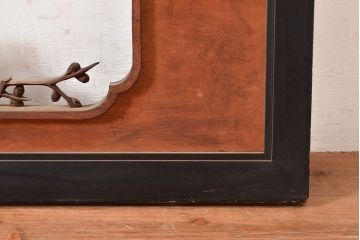 アンティーク建具　梅の木・菖蒲　鳥のさえずりが聞こえてきそうな表現が見事な彫刻欄間(明り取り、建具)(R-048483)