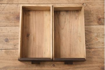アンティーク家具　杉材　レトロな空間作りに活躍する小引き出し(小物収納)(R-048489)