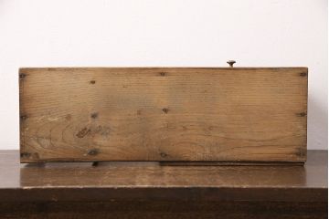 アンティーク雑貨　栓材　お花の透かし彫りが施された引き出し付きのブックスタンド(本立て)(R-048491)