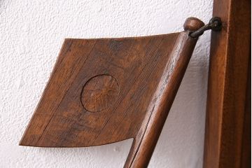 昭和初期　古き良き時代の雰囲気を味わえる総ケヤキ材製の自在鉤(じざいかぎ)(R-048497)