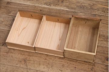 和製アンティーク　檜材　黒々とした飾り金具が存在感のある書類庫(小引き出し、小物収納、金庫)(R-048501)