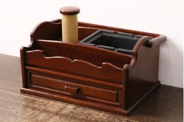中古　カリモク家具(karimoku)　上質な和の風情漂うカリン材製の煙草盆(たばこ盆、煙草入れ、小物入れ、花梨材)(R-048503)