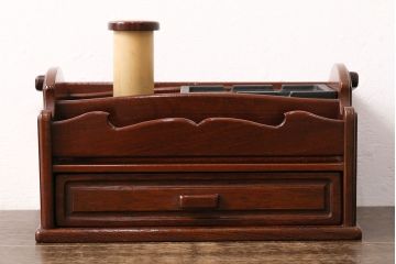 中古　カリモク家具(karimoku)　上質な和の風情漂うカリン材製の煙草盆(たばこ盆、煙草入れ、小物入れ、花梨材)(R-048503)