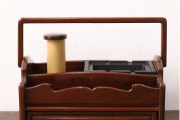 中古　カリモク家具(karimoku)　上質な和の風情漂うカリン材製の煙草盆(たばこ盆、煙草入れ、小物入れ、花梨材)(R-048503)