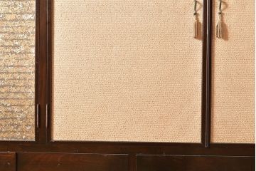 和製アンティーク　前面樺材　扉のデザインが個性を放つ和モダンな戸棚(収納棚、引き出し、衣装箪笥、収納箪笥)(R-048505)