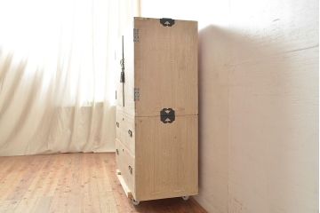 和製アンティーク　前面桐材　衣装盆付き　桐箪笥(着物箪笥、引き出し、和タンス、衣装箪笥)(R-048506)