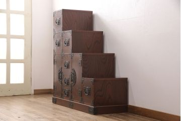 中古　四国・高松　飛鳥民芸家具　三方にケヤキ材を使用した高級感漂う階段箪笥(和タンス)(R-048510)