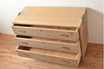 昭和レトロ　総桐材　シンプルな箪笥3段(引き出し、ローチェスト、ローボード、テレビ台、和箪笥、桐箪笥、桐たんす)(R-048513)