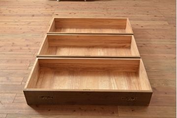 中古　国産　衣装盆付き　小物収納に便利!小引き出しが付いた総桐箪笥(着物箪笥、引き出し、和タンス、衣装箪笥、桐たんす)(R-048515)