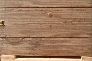 中古　国産　衣装盆付き　小物収納に便利!小引き出しが付いた総桐箪笥(着物箪笥、引き出し、和タンス、衣装箪笥、桐たんす)(R-048515)