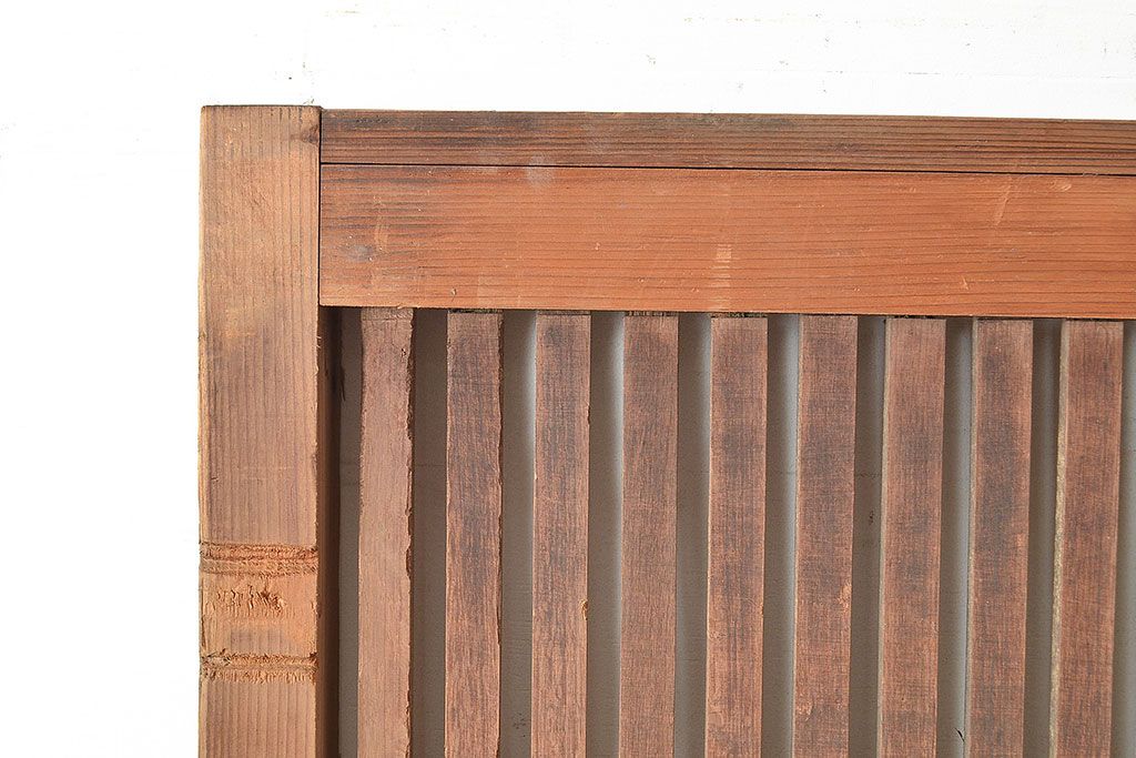 アンティーク建具　ヒノキ材　和の雰囲気を高める、重厚感のある佇まいが魅力の蔵戸(格子戸、引き戸、玄関戸)(R-048517)