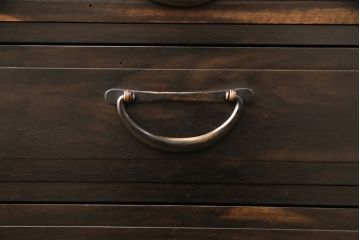 アンティーク家具　仕切り付きが便利!黒柿材とケヤキ材の木肌が味わい深い小引き出し(卓上収納、小物収納、チェスト)(R-048521)