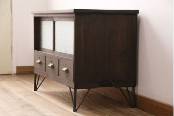 和製アンティーク　天板・脚付きリメイク　昭和レトロな雰囲気が魅力のローボード(テレビボード、収納棚、テレビ台)(R-048522)