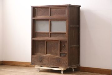 和製アンティーク　前面ケヤキ材　小振りなサイズがお部屋に取り入れやすい関東水屋箪笥(食器棚、キャビネット、収納棚)(R-048527)
