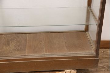 アンティーク家具　栓材　天飾りがおしゃれ!タバコ屋さんで使われていたガラスケース(ショーケース、飾り棚、店舗什器)(R-048530)