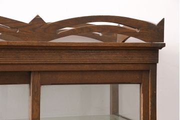 アンティーク家具　栓材　天飾りがおしゃれ!タバコ屋さんで使われていたガラスケース(ショーケース、飾り棚、店舗什器)(R-048530)