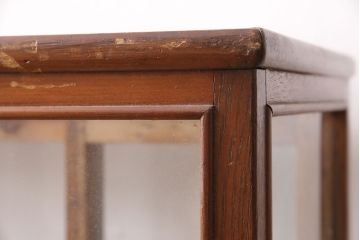 アンティーク家具　素朴で温かみのある風合いが魅力のガラスケース(ショーケース、飾り棚、陳列棚、店舗什器)(R-048532)
