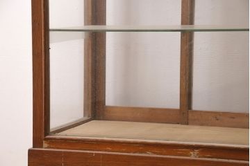 アンティーク家具　素朴で温かみのある風合いが魅力のガラスケース(ショーケース、飾り棚、陳列棚、店舗什器)(R-048532)