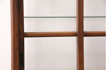 アンティーク家具　素朴で温かみのある風合いが魅力のガラスケース(ショーケース、飾り棚、陳列棚、店舗什器)(R-048532)