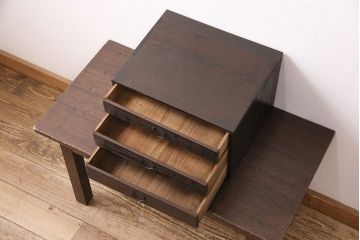 アンティーク家具　杉材の味わい深さが魅力の小引き出し(書類収納、卓上収納、引き出し、チェスト)(R-048534)