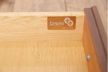 中古　DREXEL HERITAGE(ドレクセルヘリテイジ)　Triune(トライユン)シリーズ　すっきりした佇まいのエンドテーブル(定価約21万円)(サイドテーブル、飾り台)(R-048535)