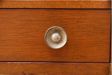 中古　DREXEL HERITAGE(ドレクセルヘリテイジ)　Triune(トライユン)シリーズ　すっきりした佇まいのエンドテーブル(定価約21万円)(サイドテーブル、飾り台)(R-048535)