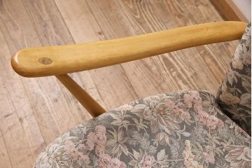 ヴィンテージ家具　ERCOL(アーコール)　エバーグリーン　エレガントな雰囲気漂う1人掛けイージーチェア(ラウンジチェア、アームチェア、椅子、ソファ、ビンテージ)(R-048539)
