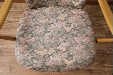 ヴィンテージ家具　ERCOL(アーコール)　エバーグリーン　エレガントな雰囲気漂う1人掛けイージーチェア(ラウンジチェア、アームチェア、椅子、ソファ、ビンテージ)(R-048539)
