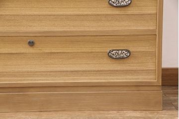 中古　伝統工芸　春日部桐たんす　上質な和の空間を演出する総桐箪笥(引き出し、チェスト、和タンス、衣装箪笥)(定価約48万円)(R-048540)