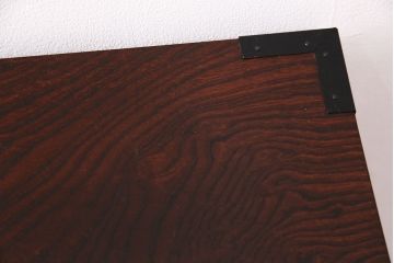 中古　ケヤキ材　漆塗りと迫力のある金具が見事な、存在感のある仙台民芸箪笥(リビングボード、引き出し、収納棚)(R-048541)