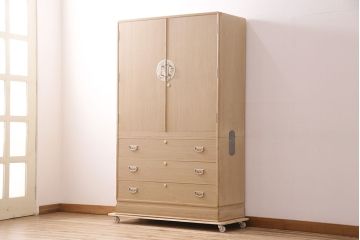 中古　伝統工芸　春日部桐たんす　衣装盆付き　飾り金具が美しい!上品な佇まいが魅力の総桐箪笥(引き出し、チェスト、和タンス、衣装箪笥、着物箪笥)(定価約98万円)(R-048543)