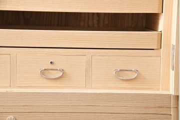 中古　伝統工芸　春日部桐たんす　衣装盆付き　飾り金具が美しい!上品な佇まいが魅力の総桐箪笥(引き出し、チェスト、和タンス、衣装箪笥、着物箪笥)(定価約98万円)(R-048543)