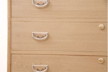 中古　伝統工芸　春日部桐たんす　衣装盆付き　飾り金具が美しい!上品な佇まいが魅力の総桐箪笥(引き出し、チェスト、和タンス、衣装箪笥、着物箪笥)(定価約98万円)(R-048543)
