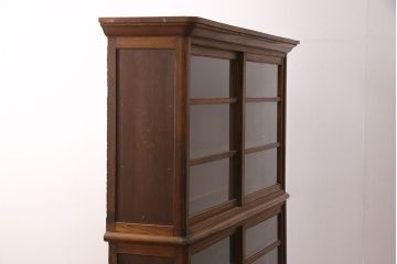 アンティーク家具　栓材　味わい深い木肌とレトロな引手が魅力の重ね戸棚(キャビネット、ガラスケース、ガラス戸棚、収納棚、食器棚、引き出し)(R-048544)
