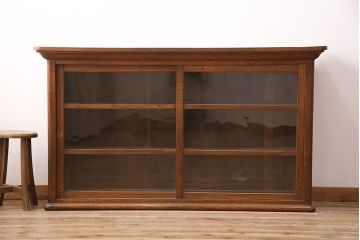 アンティーク家具　栓材　収納力抜群!味わい深い木肌が魅力の戸棚(キャビネット、ガラスケース、ガラス戸棚、収納棚)(R-048545)
